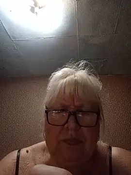 Snapshot of Alexia64231 chatting on 07-09-26, 01:53 Alexia64231 online show from 07-09-26, 01:53