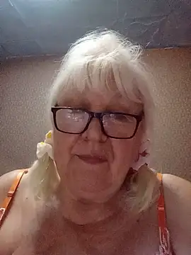 Snapshot of Alexia64231 chatting on 07-15-26, 12:27 Alexia64231 online show from 07-15-26, 12:27