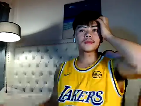 hot emman online show from 03-30-26, 12:50