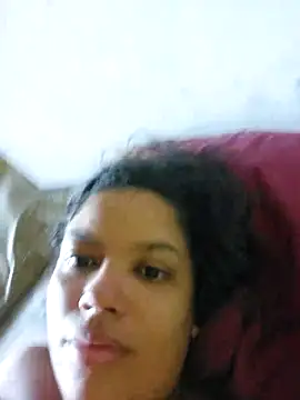 Snapshot of biancaalvess chatting on 02-14-26, 12:13 biancaalvess online show from 02-14-26, 12:13