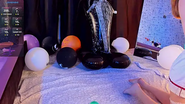 Lillie Berry online show from 10-31-25, 05:08