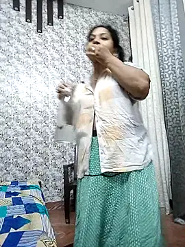 Snapshot of Cute-Janvi20 chatting on 05-13-26, 06:00 Cute-Janvi20 online show from 05-13-26, 06:00
