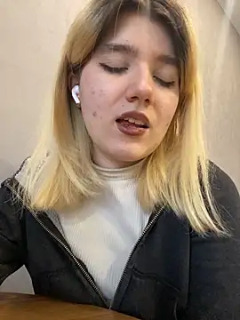 Snapshot of Cherry___Blossom chatting on 02-02-26, 11:09 Cherry Blossom online show from 02-02-26, 11:09