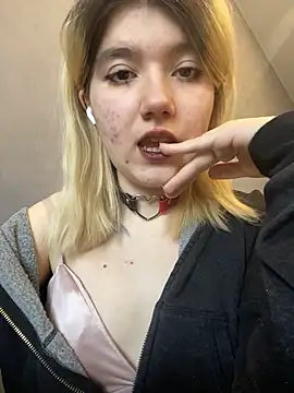 Snapshot of Cherry___Blossom chatting on 02-11-26, 09:58 Cherry Blossom online show from 02-11-26, 09:58