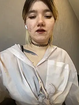 Snapshot of Cherry___Blossom chatting on 02-12-26, 09:04 Cherry Blossom online show from 02-12-26, 09:04