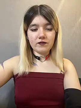 Snapshot of Cherry___Blossom chatting on 02-14-26, 11:07 Cherry Blossom online show from 02-14-26, 11:07