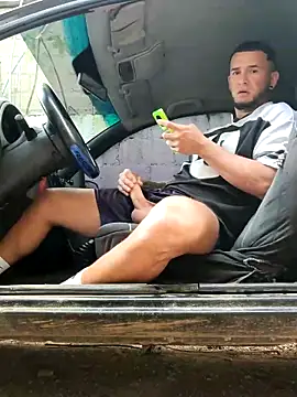 Snapshot of Master_pigdirty chatting on 09-18-25, 01:24 Master pigdirty online show from 09-18-25, 01:24