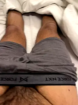 jucydick010887 online show from 12-04-25, 11:41