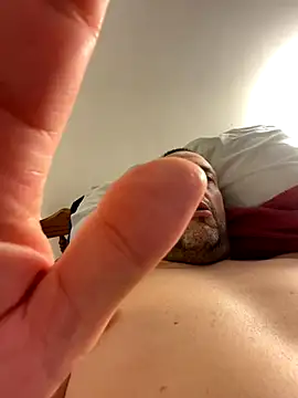 Snapshot of Jk1ones chatting on 12-14-25, 03:23 Jk1ones online show from 12-14-25, 03:23