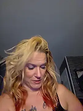 Snapshot of RhondaRump chatting on 05-28-26, 05:27 RhondaRump online show from 05-28-26, 05:27