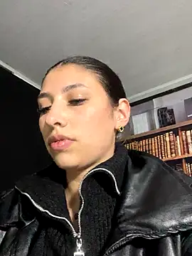 Snapshot of AriaBliss- chatting on 09-11-25, 03:28 AriaBliss- online show from 09-11-25, 03:28