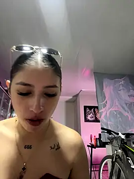 Snapshot of AriaBliss- chatting on 09-20-25, 03:18 AriaBliss- online show from 09-20-25, 03:18