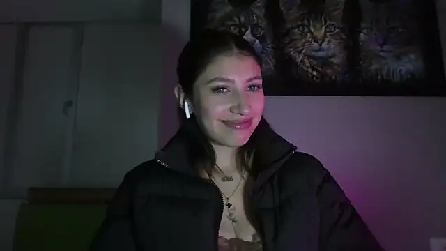 Snapshot of AriaBliss- chatting on 09-25-25, 03:21 AriaBliss- online show from 09-25-25, 03:21