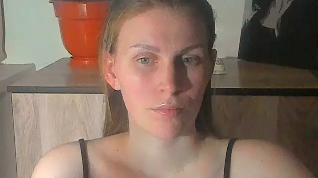 JuliaMuuun online show from 04-13-26, 09:31
