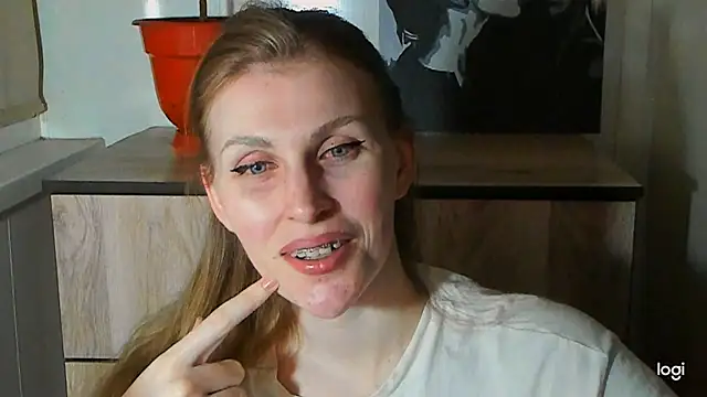 Snapshot of JuliaMuuun chatting on 07-10-26, 09:39 JuliaMuuun online show from 07-10-26, 09:39