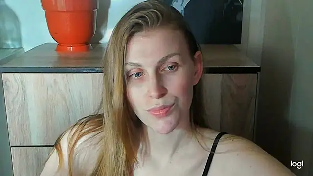 Snapshot of JuliaMuuun chatting on 07-14-26, 09:09 JuliaMuuun online show from 07-14-26, 09:09