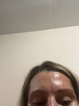 Snapshot of BaddieBossXX2 chatting on 11-25-25, 06:02 BaddieBossXX2 online show from 11-25-25, 06:02