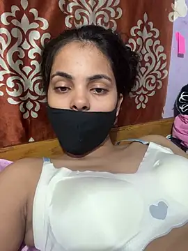 Snapshot of Sandhya_77 chatting on 07-04-26, 06:30 Sandhya 77 online show from 07-04-26, 06:30