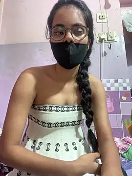 Snapshot of Sandhya_77 chatting on 07-07-26, 06:47 Sandhya 77 online show from 07-07-26, 06:47