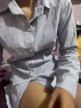 Snapshot of Sandhya_77 chatting on 07-12-26, 06:48 Sandhya 77 online show from 07-12-26, 06:48