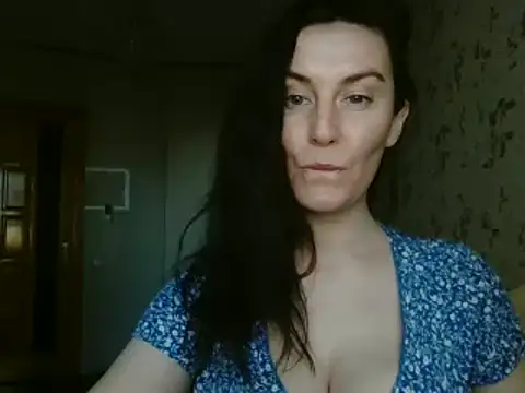 Snapshot of KatalinaQE chatting on 09-15-25, 06:46 KatalinaQE online show from 09-15-25, 06:46