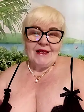 VioletSweet5566 online show from 05-19-26, 12:44