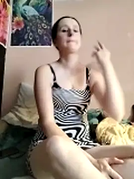 Snapshot of HardCouple33 chatting on 05-23-26, 06:23 HardCouple33 online show from 05-23-26, 06:23