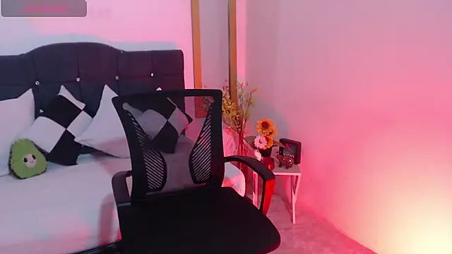 SamantaSweett  online show from 11-29-25, 01:47