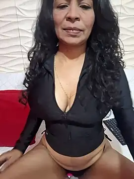 Snapshot of floresblancas chatting on 07-25-26, 10:57 floresblancas online show from 07-25-26, 10:57