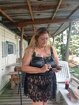 Snapshot of Misspapillon1840 chatting on 09-30-25, 11:04 Misspapillon1840 online show from 09-30-25, 11:04