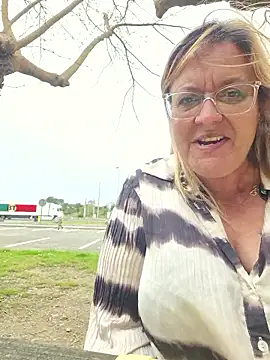 Misspapillon1840 online show from 04-03-26, 01:31