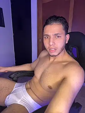 Snapshot of max_valiant1 chatting on 12-15-25, 04:28 max valiant1 online show from 12-15-25, 04:28