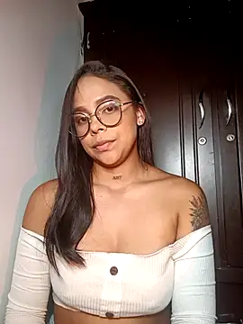 linda698049 online show from 10-06-25, 03:04