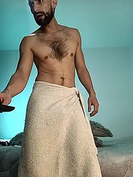 Snapshot of Enzo-wolf33 chatting on 09-11-25, 11:27 Enzo-wolf33 online show from 09-11-25, 11:27