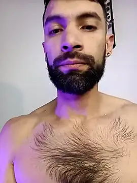 Snapshot of Enzo-wolf33 chatting on 10-11-25, 12:10 Enzo-wolf33 online show from 10-11-25, 12:10