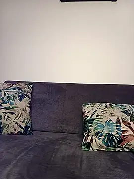 Snapshot of Enzo-wolf33 chatting on 10-11-25, 11:47 Enzo-wolf33 online show from 10-11-25, 11:47