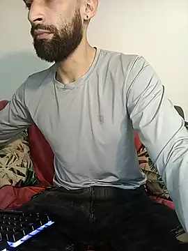 Snapshot of Enzo-wolf33 chatting on 10-28-25, 02:26 Enzo-wolf33 online show from 10-28-25, 02:26