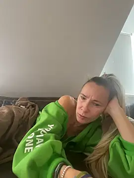 blondi2077 online show from 10-20-25, 07:53