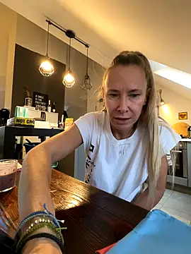 blondi2077 online show from 10-27-25, 11:36