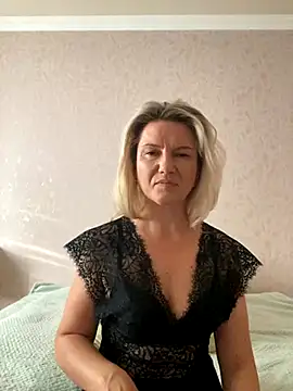 Snapshot of AliceSwan4011 chatting on 09-16-25, 02:18 AliceSwan4011 online show from 09-16-25, 02:18