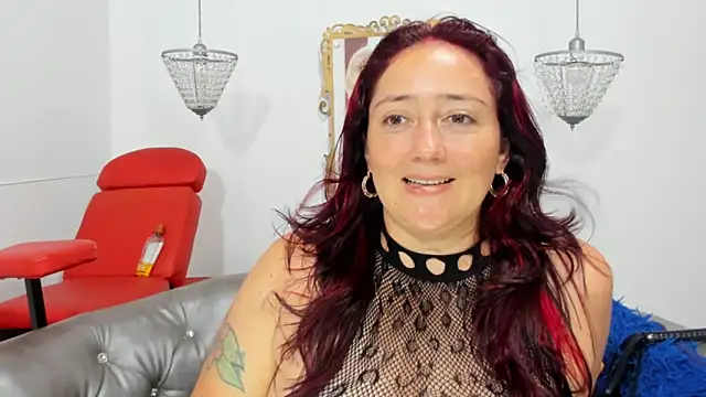 naughty milf esmeralda online show from 05-15-26, 02:35
