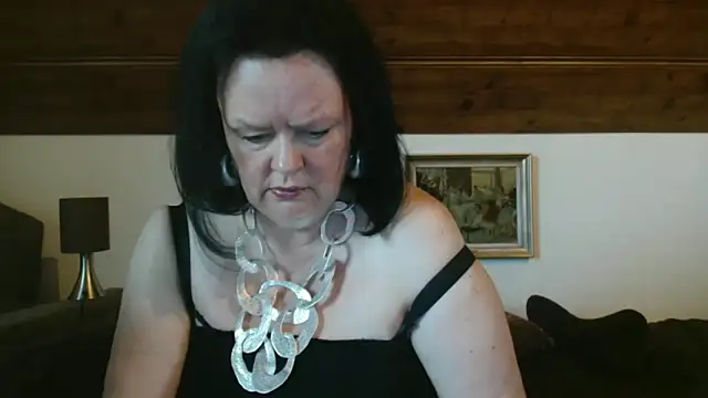 TiffanyMature online show from 10-12-25, 02:16