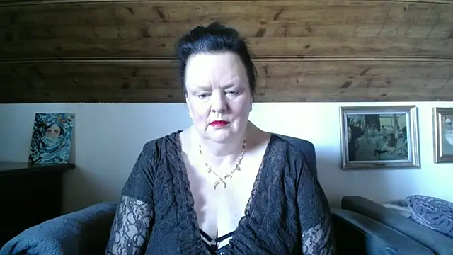 Snapshot of TiffanyMature chatting on 04-25-26, 02:25 TiffanyMature online show from 04-25-26, 02:25