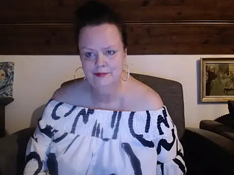 Snapshot of TiffanyMature chatting on 06-27-26, 08:03 TiffanyMature online show from 06-27-26, 08:03