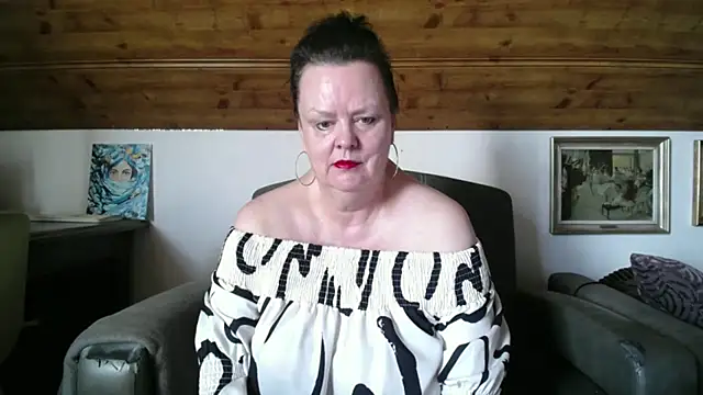 Snapshot of TiffanyMature chatting on 07-04-26, 08:20 TiffanyMature online show from 07-04-26, 08:20