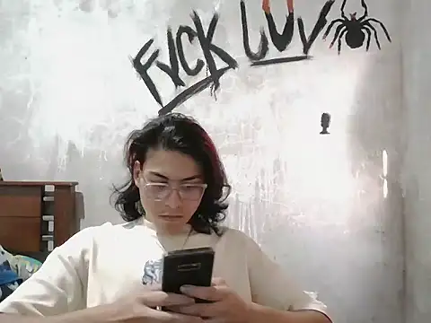 dirty model online show from 04-08-26, 10:10