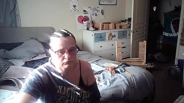 Snapshot of PremiumKitty chatting on 02-12-26, 08:37 PremiumKitty online show from 02-12-26, 08:37