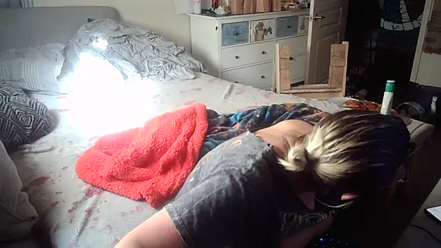 Snapshot of PremiumKitty chatting on 02-13-26, 05:31 PremiumKitty online show from 02-13-26, 05:31