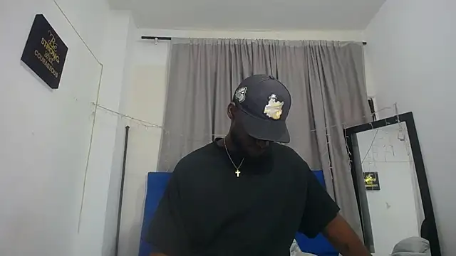 Snapshot of eebony_stallion chatting on 05-08-26, 11:37 eebony stallion online show from 05-08-26, 11:37