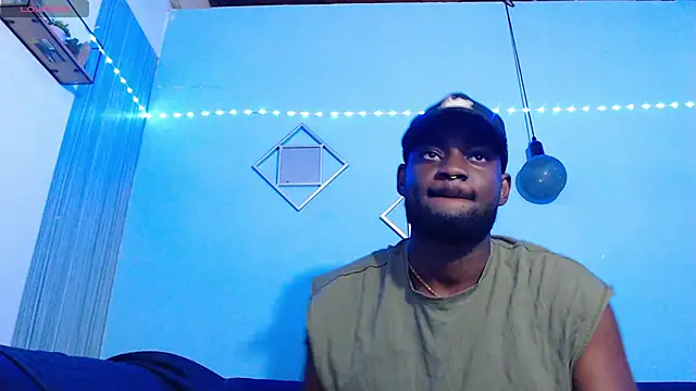 Snapshot of eebony_stallion chatting on 05-09-26, 11:37 eebony stallion online show from 05-09-26, 11:37